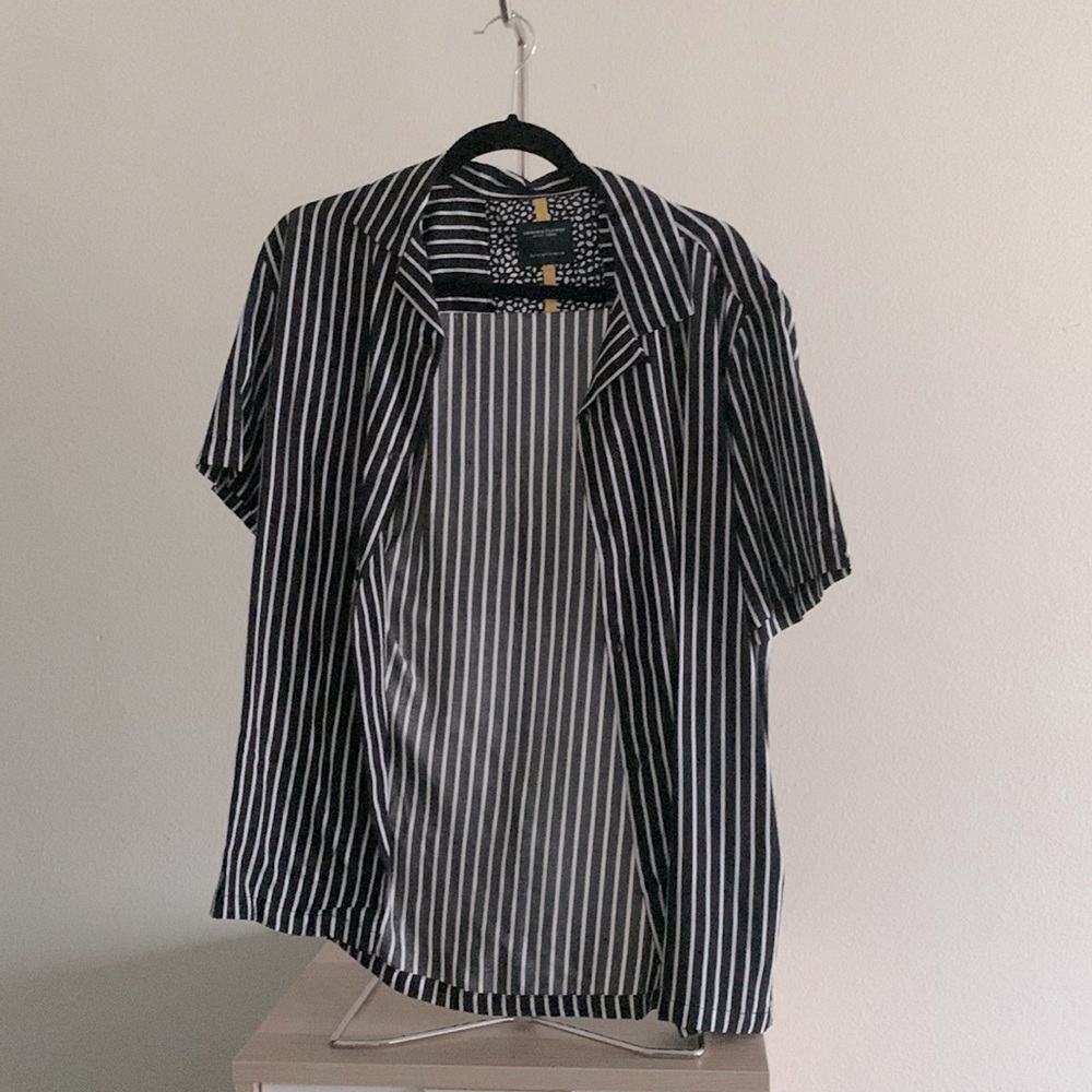 Mens button up casual dress shirt